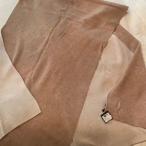 BNWT Club Monaco Bedford Block Scarf